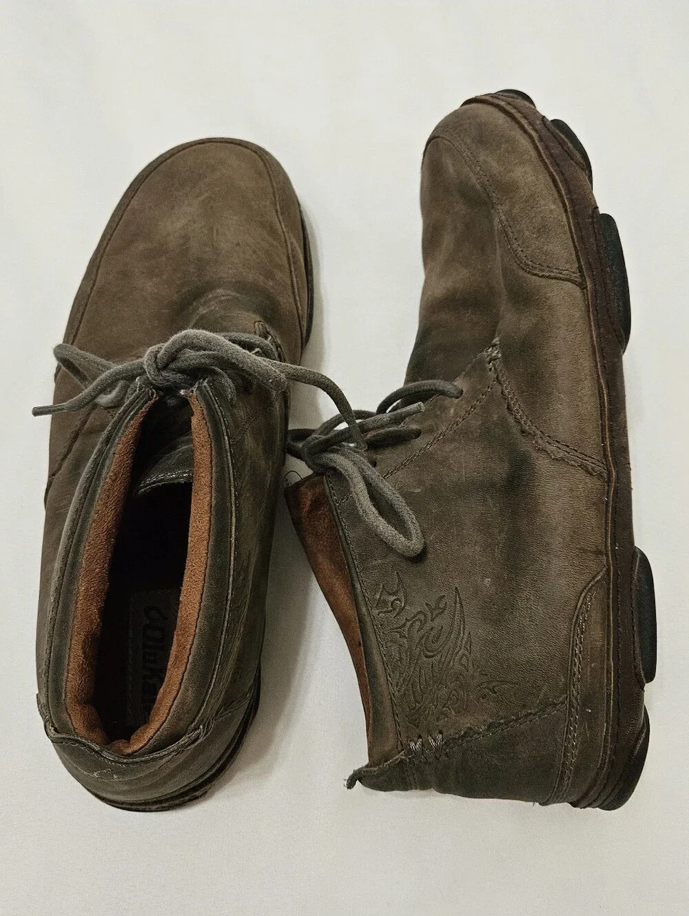 OluKai Men's Size 11 Brown Kamuela Leather Embossed Ankle Chukka Boots